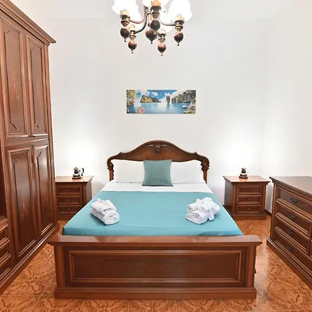 Izzhome Coloniale * Pula