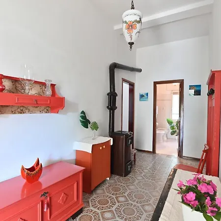 Izzhome Coloniale Ferienhaus Pula