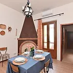 Izzhome Coloniale * بولا