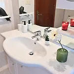 Izzhome Coloniale بيت للعطل *