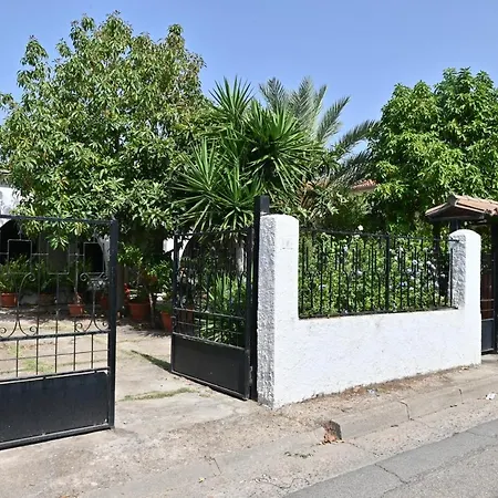 Izzhome Coloniale * Пула