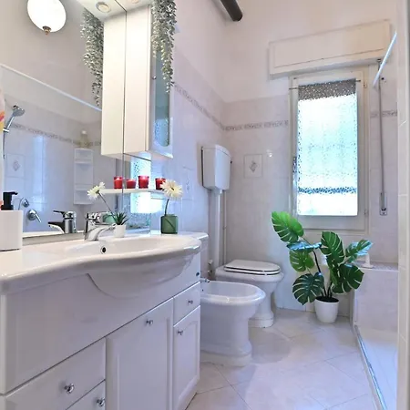 Izzhome Coloniale * 풀라